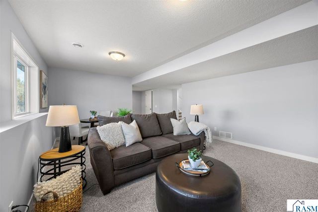 2017 Aster Lane, Mankato, MN 56001