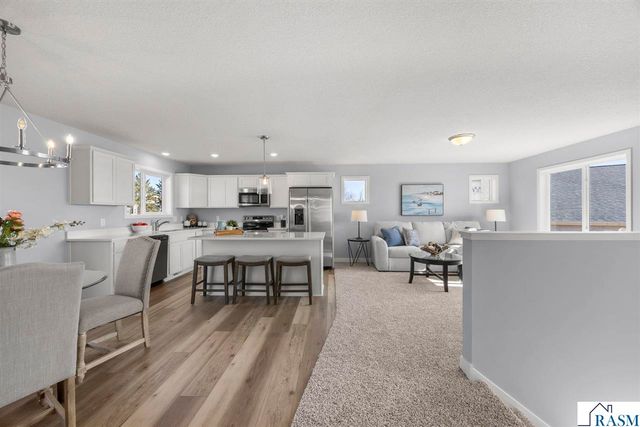 2017 Aster Lane, Mankato, MN 56001