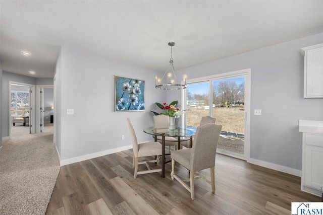 2017 Aster Lane, Mankato, MN 56001