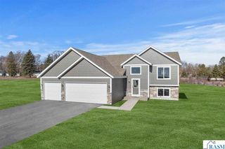 2017 Aster Lane, Mankato, MN 56001