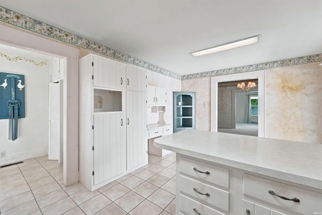8901 E Jackson Street, Selma, IN 47383
