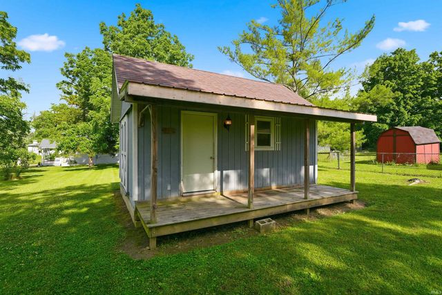 8901 E Jackson Street, Selma, IN 47383