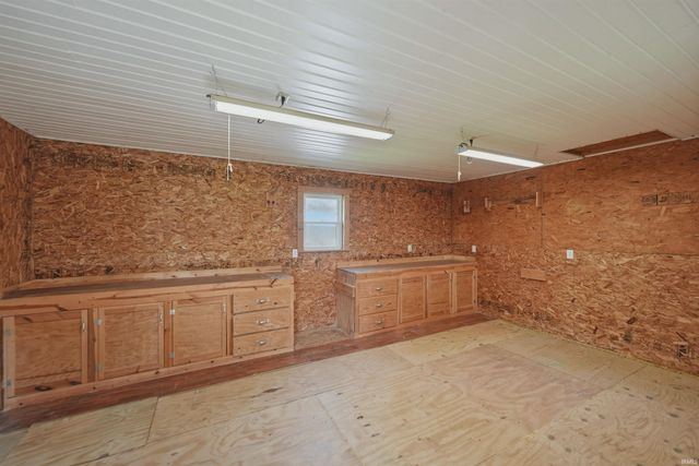 8901 E Jackson Street, Selma, IN 47383