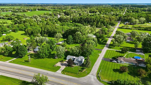 8901 E Jackson Street, Selma, IN 47383