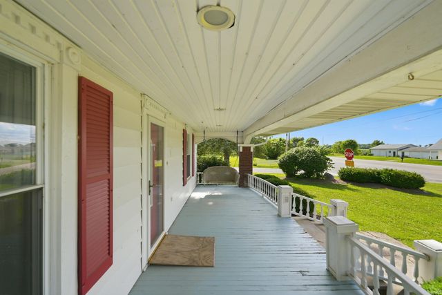 8901 E Jackson Street, Selma, IN 47383