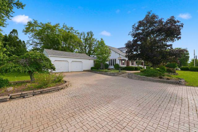 8901 E Jackson Street, Selma, IN 47383