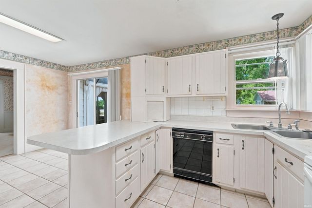 8901 E Jackson Street, Selma, IN 47383