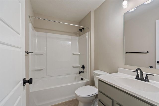 510 Foxhill Drive, 14-104, Crescent Springs, KY 41017