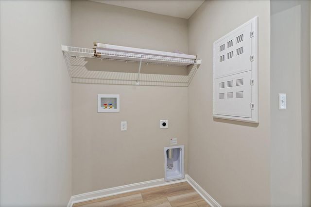 510 Foxhill Drive, 14-104, Crescent Springs, KY 41017