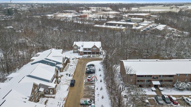 510 Foxhill Drive, 14-104, Crescent Springs, KY 41017