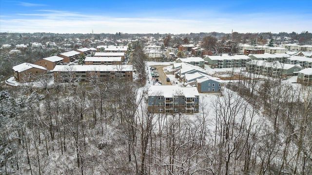 510 Foxhill Drive, 14-104, Crescent Springs, KY 41017