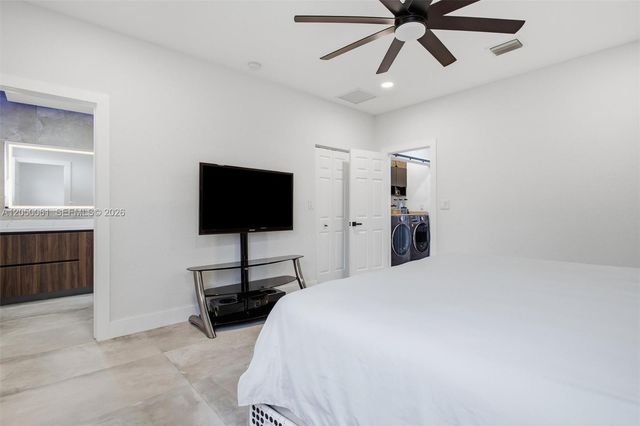 16930 SW 90th Street, Miami, FL 33196