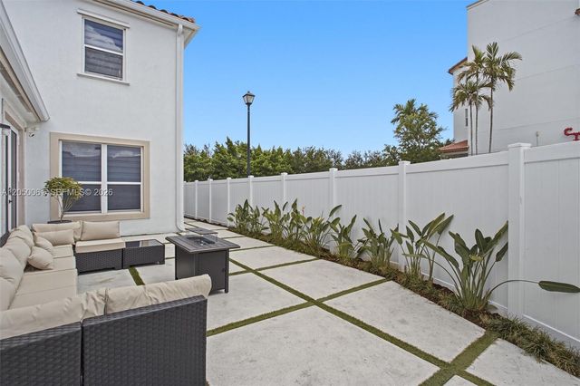 16930 SW 90th Street, Miami, FL 33196