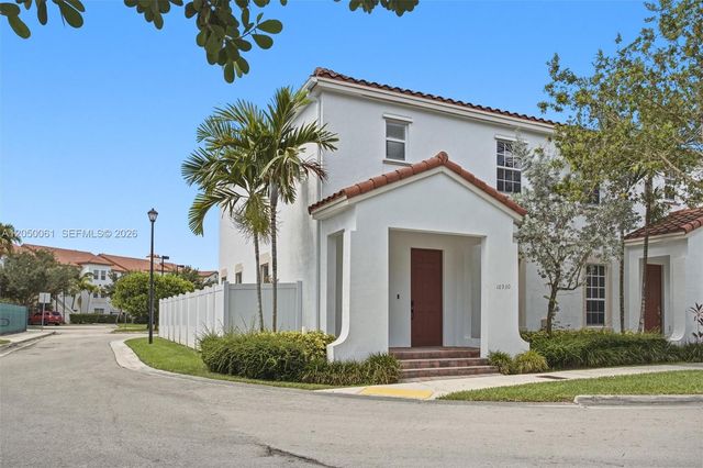 16930 SW 90th Street, Miami, FL 33196