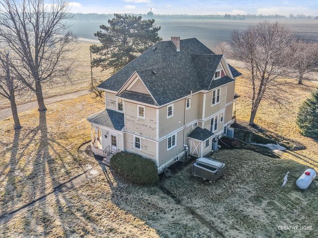 10256 Somonauk Road, Hinckley, IL 60520