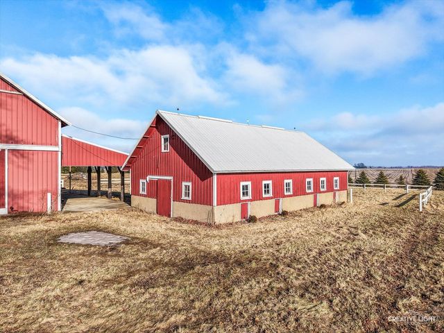 10256 Somonauk Road, Hinckley, IL 60520