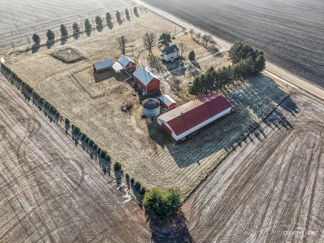 10256 Somonauk Road, Hinckley, IL 60520