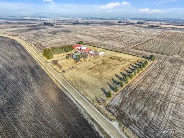 10256 Somonauk Road, Hinckley, IL 60520