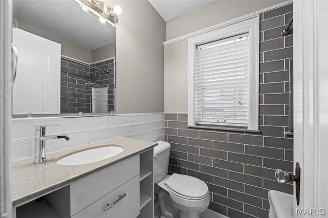 5709 Walsh Street, St Louis, MO 63109