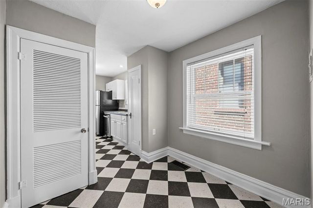 5709 Walsh Street, St Louis, MO 63109