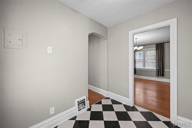 5709 Walsh Street, St Louis, MO 63109