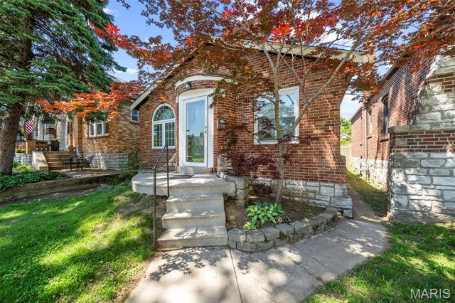 5709 Walsh Street, St Louis, MO 63109