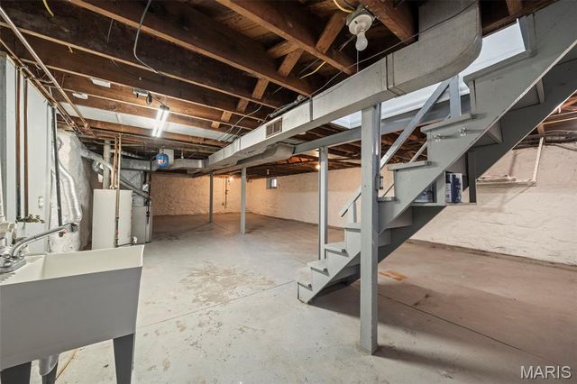 5709 Walsh Street, St Louis, MO 63109