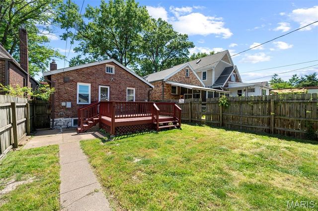 5709 Walsh Street, St Louis, MO 63109