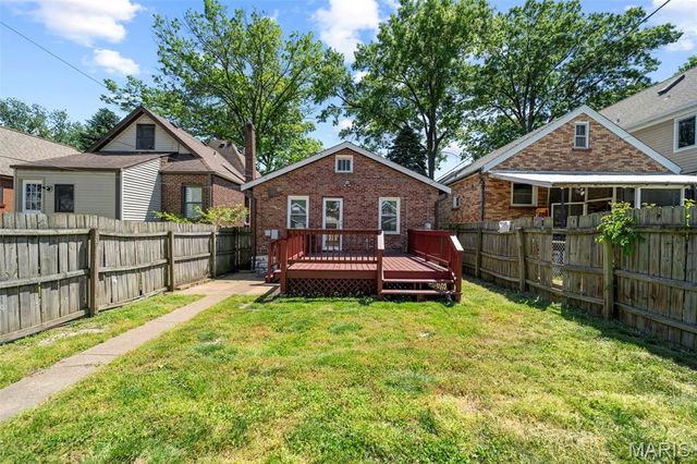 5709 Walsh Street, St Louis, MO 63109