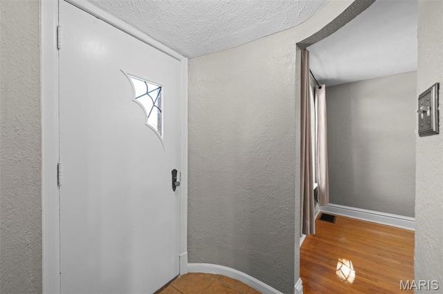 5709 Walsh Street, St Louis, MO 63109