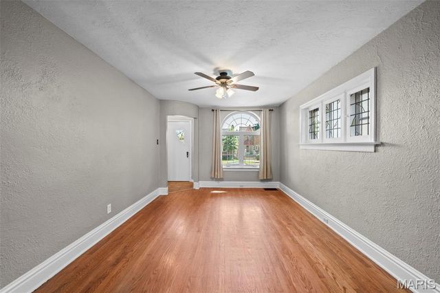 5709 Walsh Street, St Louis, MO 63109