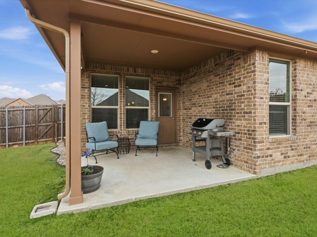 3425 Eloise Lane, Krum, TX 76249