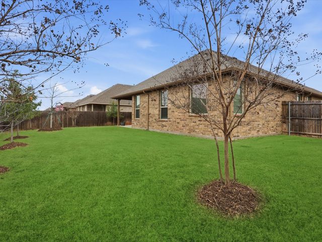 3425 Eloise Lane, Krum, TX 76249