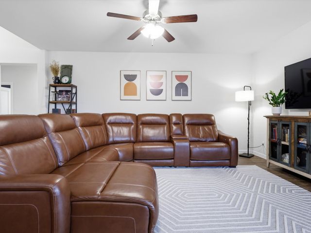 3425 Eloise Lane, Krum, TX 76249