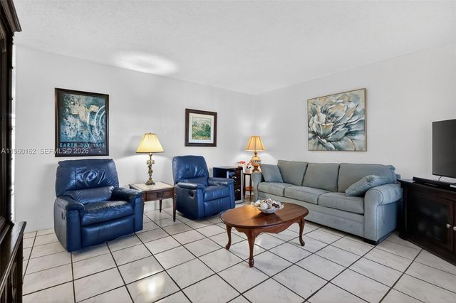 16901 NE 13th Ave 108, Miami, FL 33162