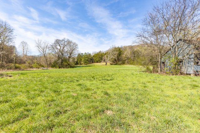 2739 Pickens Rd, Lynnville, TN 38472