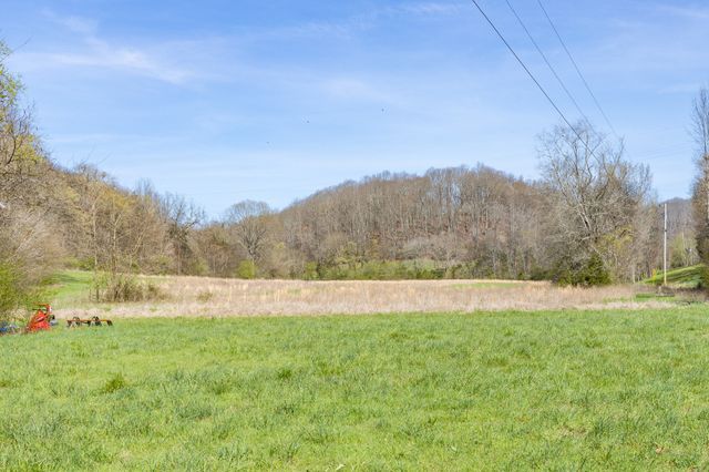 2739 Pickens Rd, Lynnville, TN 38472
