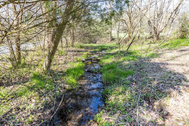 2739 Pickens Rd, Lynnville, TN 38472