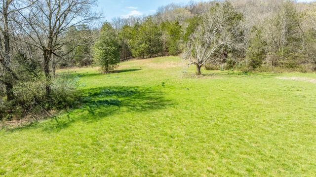 2739 Pickens Rd, Lynnville, TN 38472