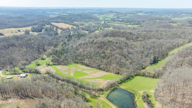 2739 Pickens Rd, Lynnville, TN 38472