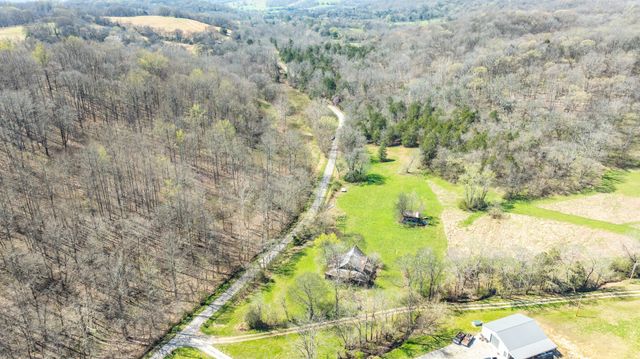 2739 Pickens Rd, Lynnville, TN 38472