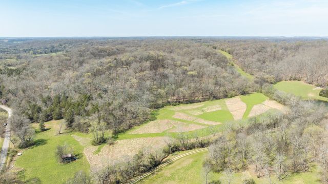 2739 Pickens Rd, Lynnville, TN 38472