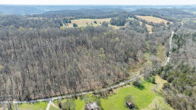 2739 Pickens Rd, Lynnville, TN 38472