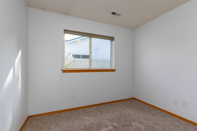 6811 N Capri Ln, Spokane, WA 99217