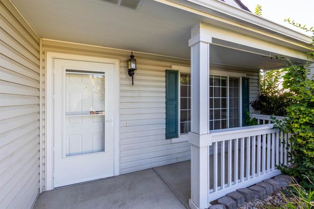 6811 N Capri Ln, Spokane, WA 99217