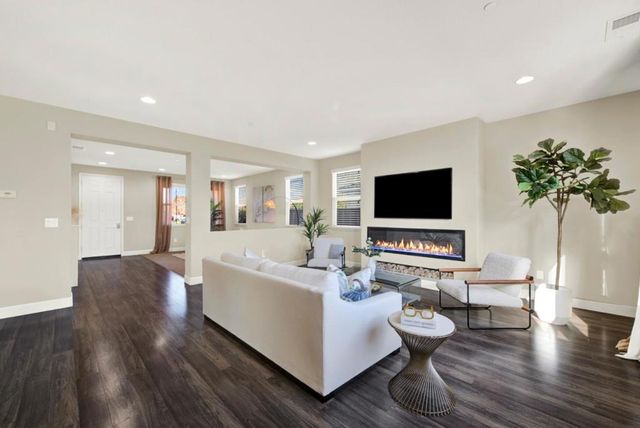 307 Maverick Drive, Vacaville, CA 95687