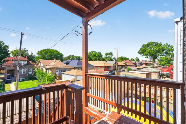 7440 S Paxton Avenue 2, Chicago, IL 60649