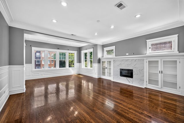 7440 S Paxton Avenue 2, Chicago, IL 60649