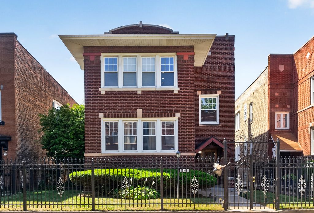 7440 S Paxton Avenue 2, Chicago, IL 60649