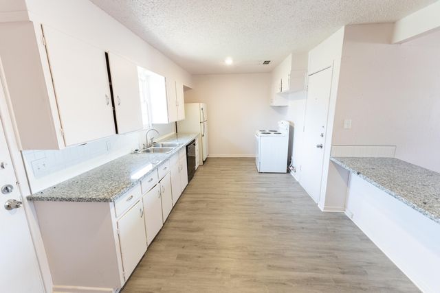 5607 43rd Street, Lubbock, TX 79414